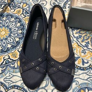 New Lifestride Bzees 8.5 M Womens Flats Grommet Design Shoes